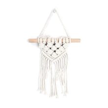 Charger l'image dans la galerie, TAPISSERIE MURALE SUSPENDUE EN MACRAMÉ. STYLE BOHO. FAIT A LA MAIN