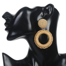 Charger l'image dans la galerie, BOUCLES D'OREILLES EN TRICOT DE ROTIN