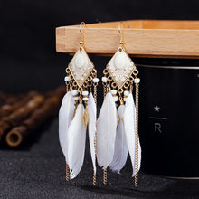 Charger l'image dans la galerie, BOUCLES D'OREILLES BOHEMIENNES EN PLUMES - BOSSOUASHOP