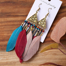 Charger l'image dans la galerie, BOUCLES D'OREILLES BOHEMIENNES EN PLUMES - BOSSOUASHOP