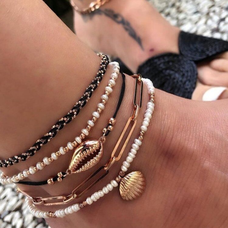 BRACELETS DE CHEVILLE EN PERLES COLORÉES BOHO