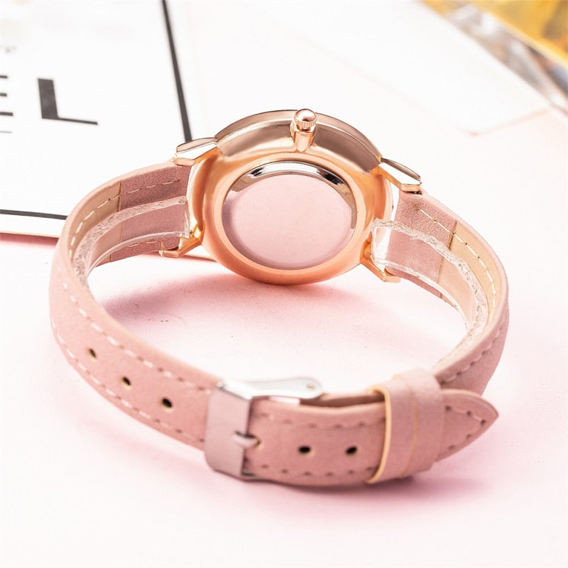 MONTRE DÉCONTRACTÉE EN CUIR POUR FEMMES