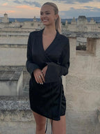 ROBE CHEMISE EN SATIN À COL EN V