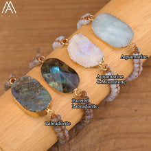 Charger l&#39;image dans la galerie, BRACELET À BRELOQUES EN PIERRE DE LUNE TISSÉES
