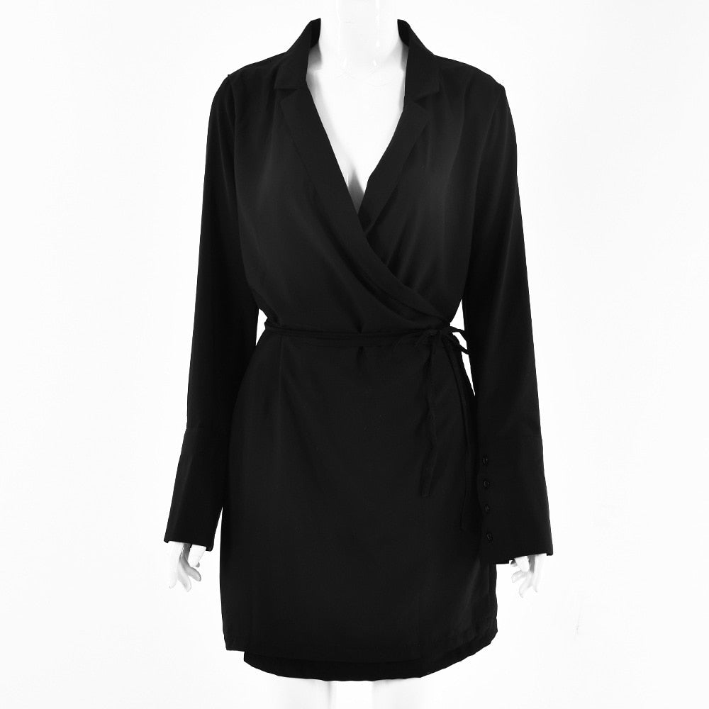 ROBE CHEMISE EN SATIN À COL EN V