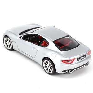 MASERATI COLLECTIBLE CAR MODEL 