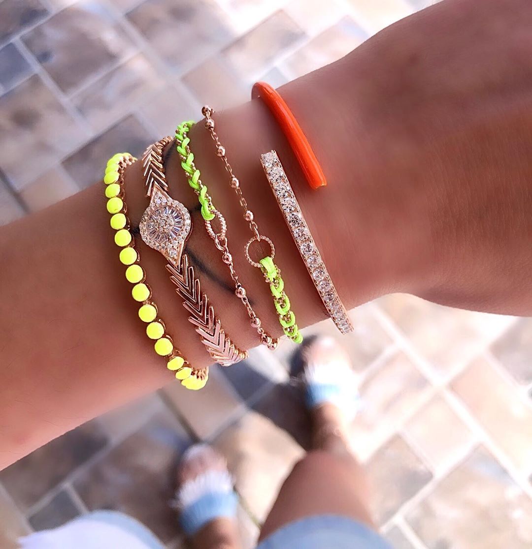 BRACELET OUVERT ET AJUSTÉ POUR FEMMES