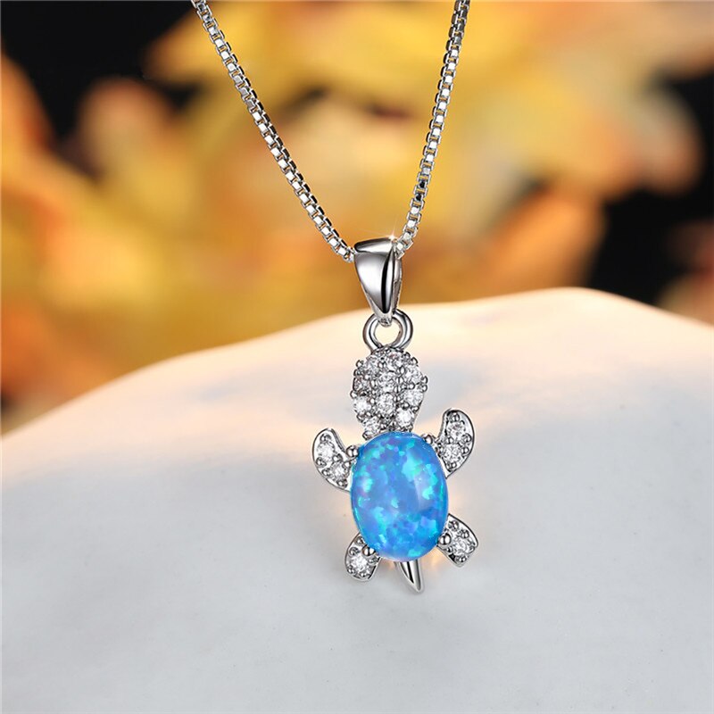 COLLIER DE TORTUE EN PIERRE ARC-EN-CIEL