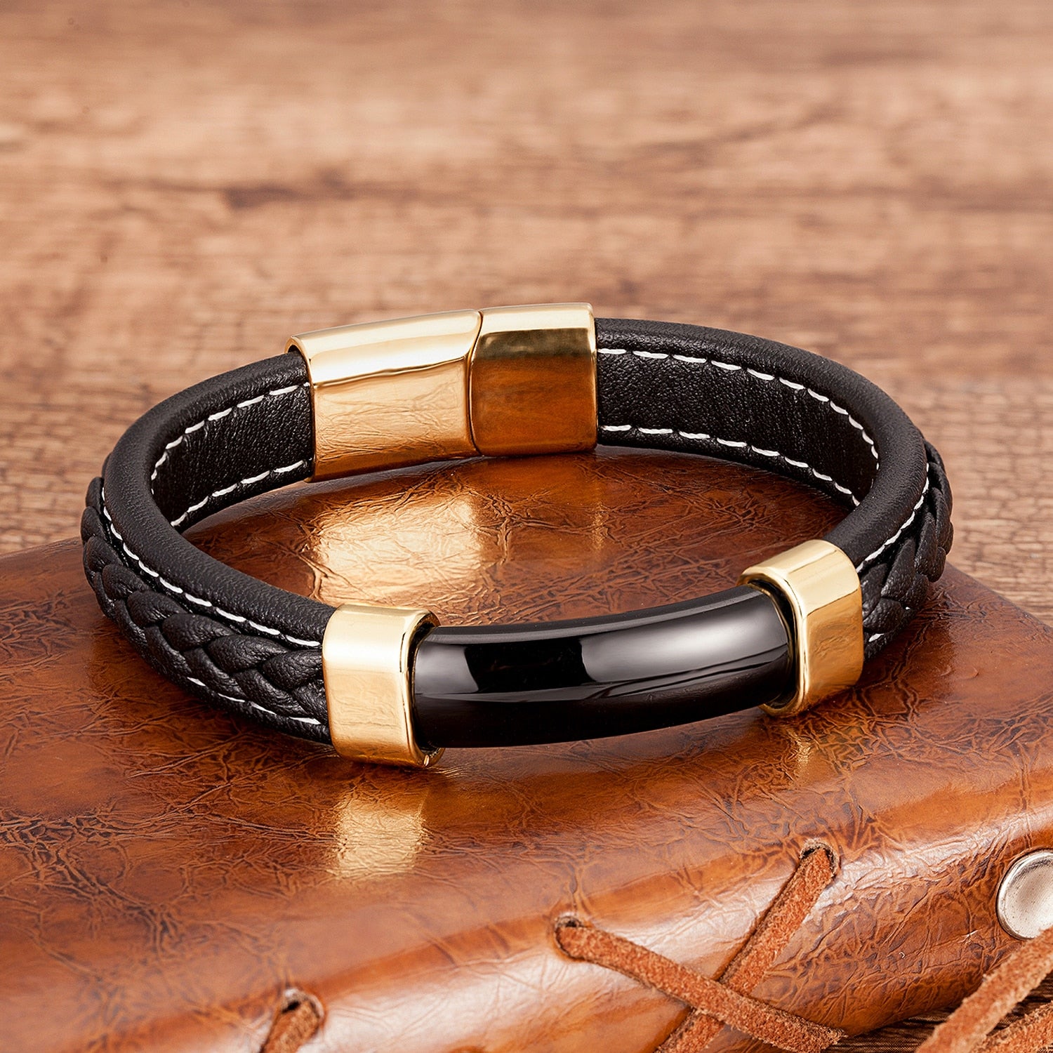 BRACELET DE LUXE NOIR EN CUIR VÉRITABLE