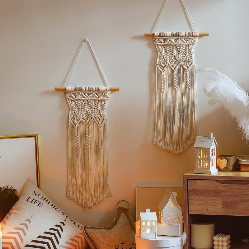 TAPISSERIE MURALE SUSPENDUE EN MACRAMÉ. STYLE BOHO. FAIT A LA MAIN
