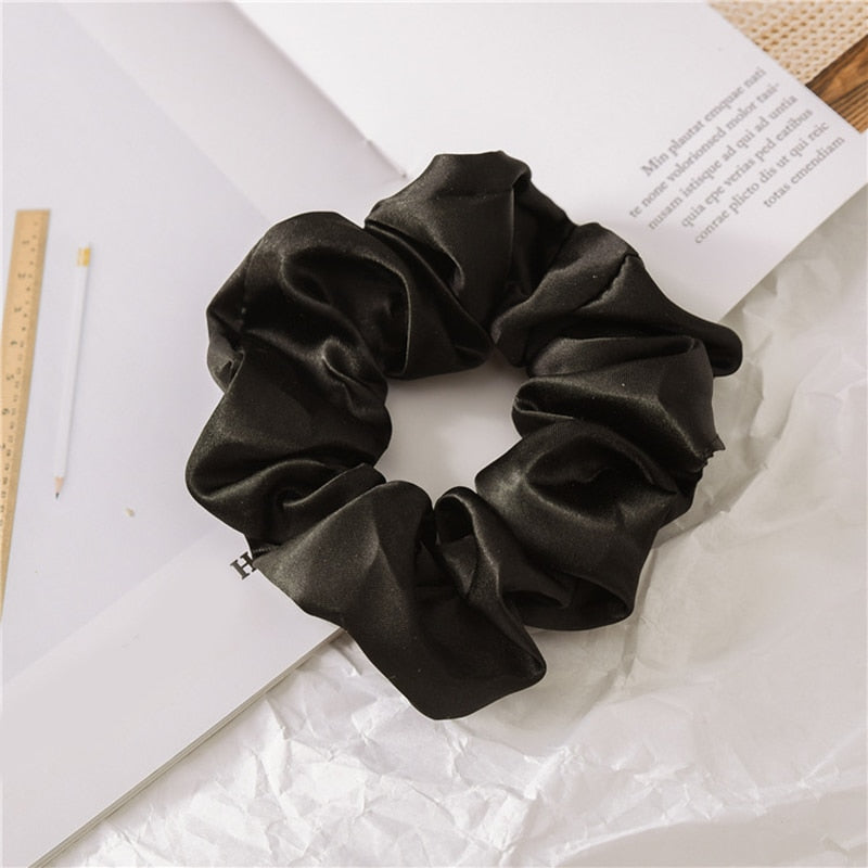 SCRUNCHIE EN SOIE FAIT A LA MAIN - BOSSOUASHOP