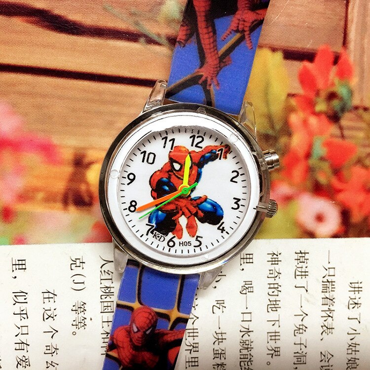 MONTRE LUMINEUSE DISNEY POUR ENFANTS
