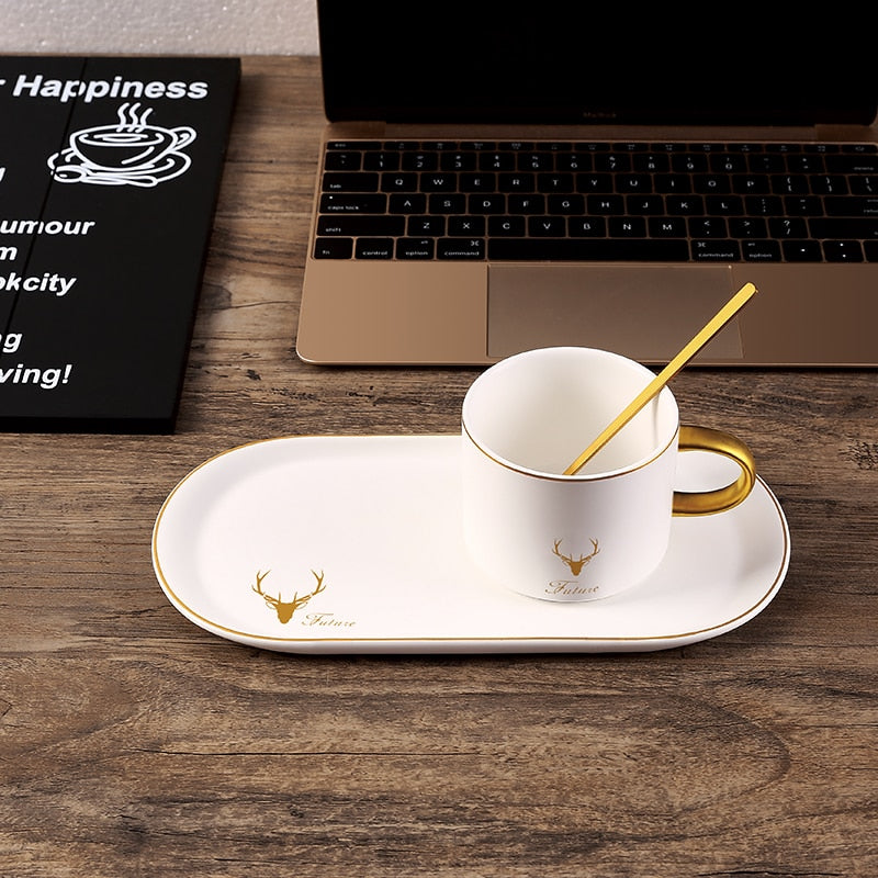 ENSEMBLE DE TASSES ET SOUCOUPES À CAFÉ AVEC BOÎTE CADEAU