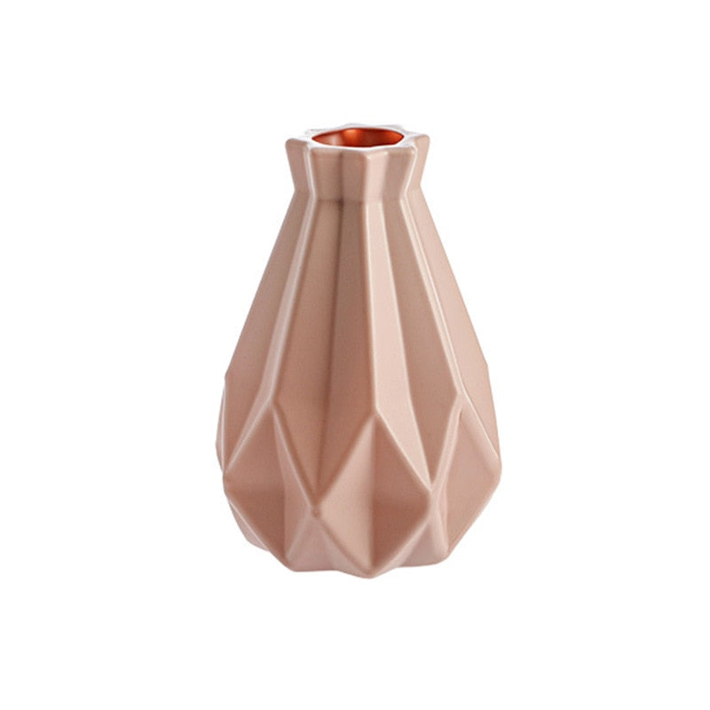 VASE EN PLASTIQUE, IMITATION CÉRAMIQUE