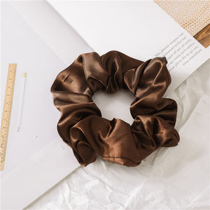 SCRUNCHIE EN SOIE FAIT A LA MAIN - BOSSOUASHOP