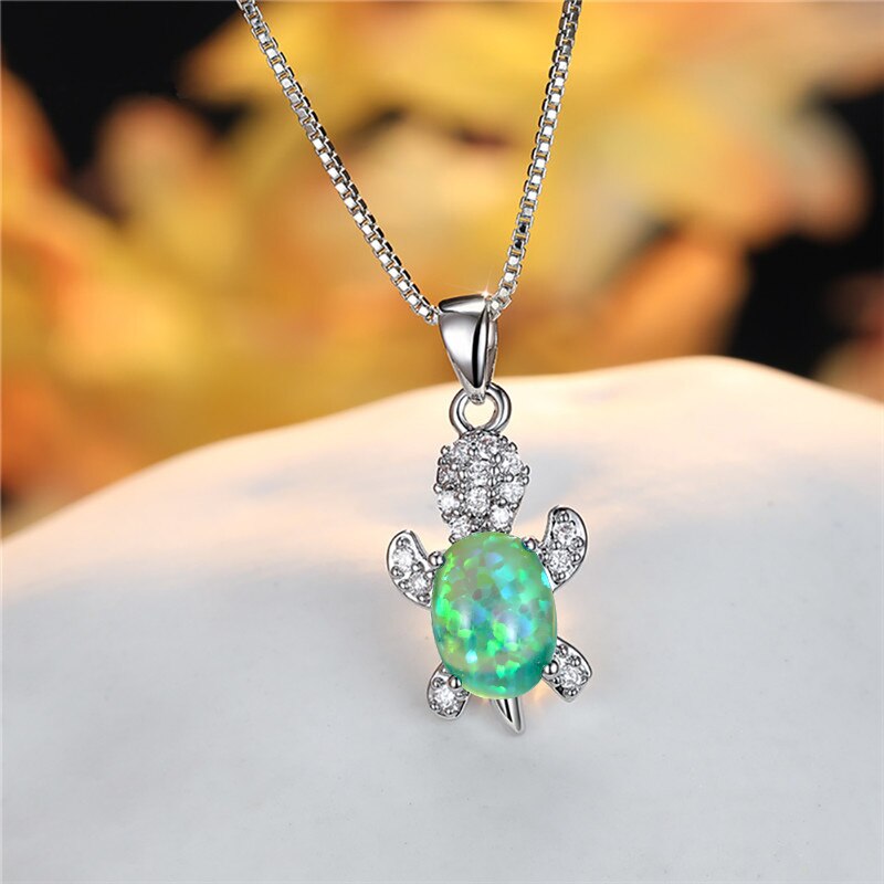 COLLIER DE TORTUE EN PIERRE ARC-EN-CIEL