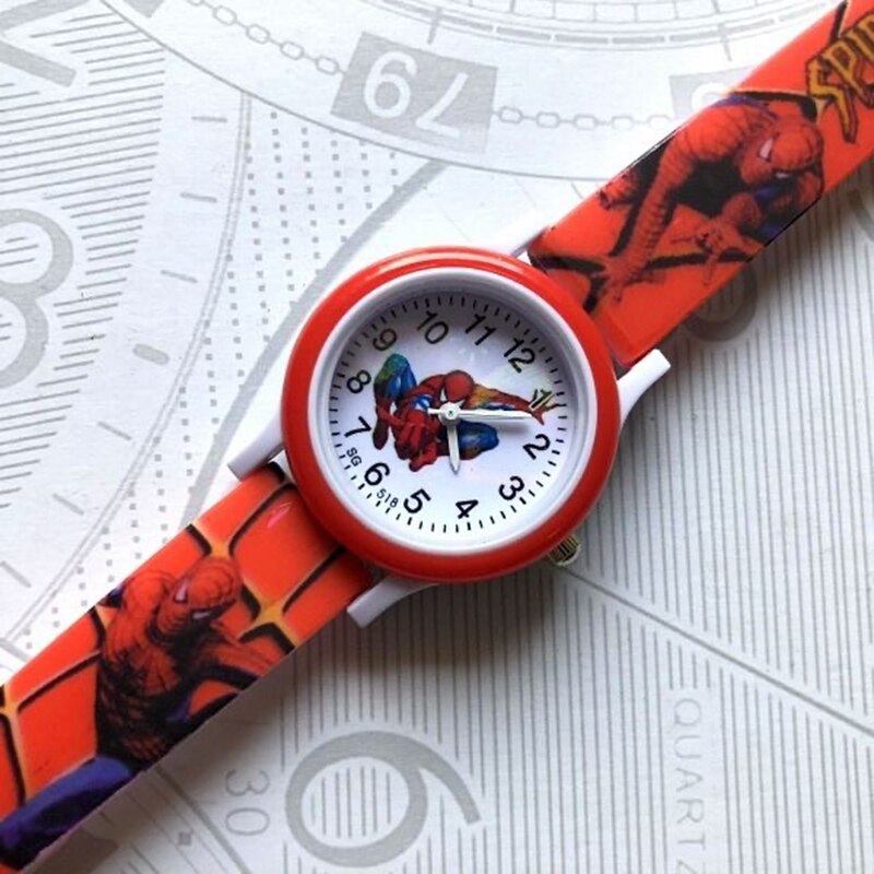MONTRE LUMINEUSE DISNEY POUR ENFANTS