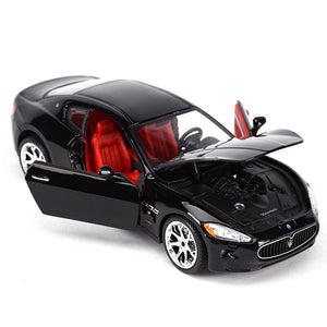 MASERATI COLLECTIBLE CAR MODEL 