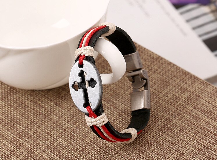 BRACELET EN CUIR TRESSÉ