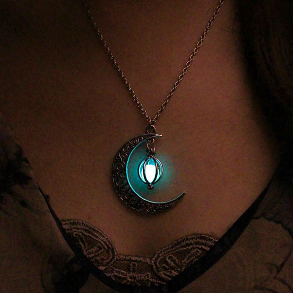 COLLIER A PENDENTIF LUMINEUX