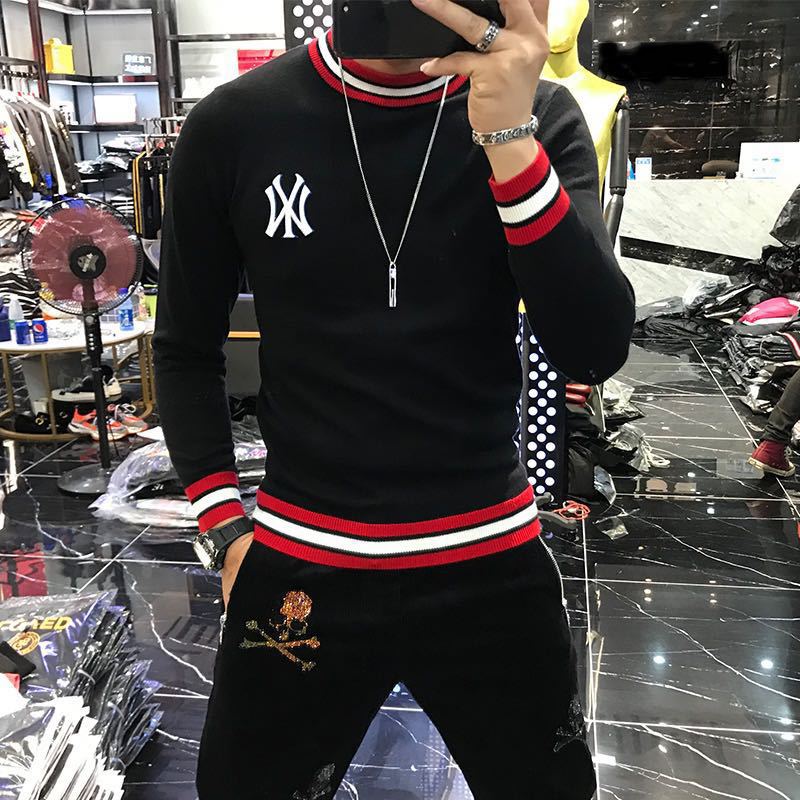 PULL À COL ROND POUR HOMMES