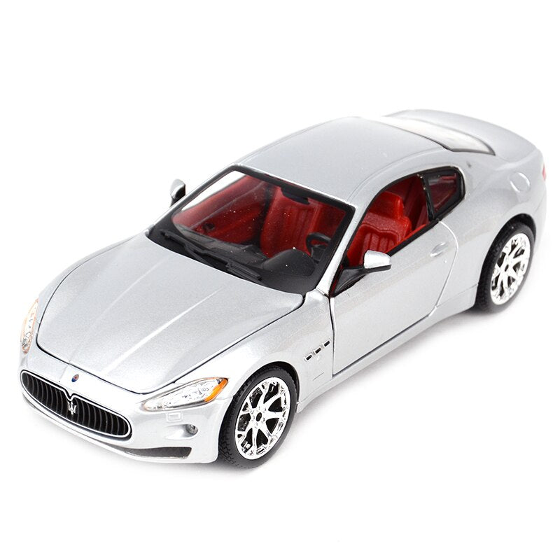 MASERATI COLLECTIBLE CAR MODEL 