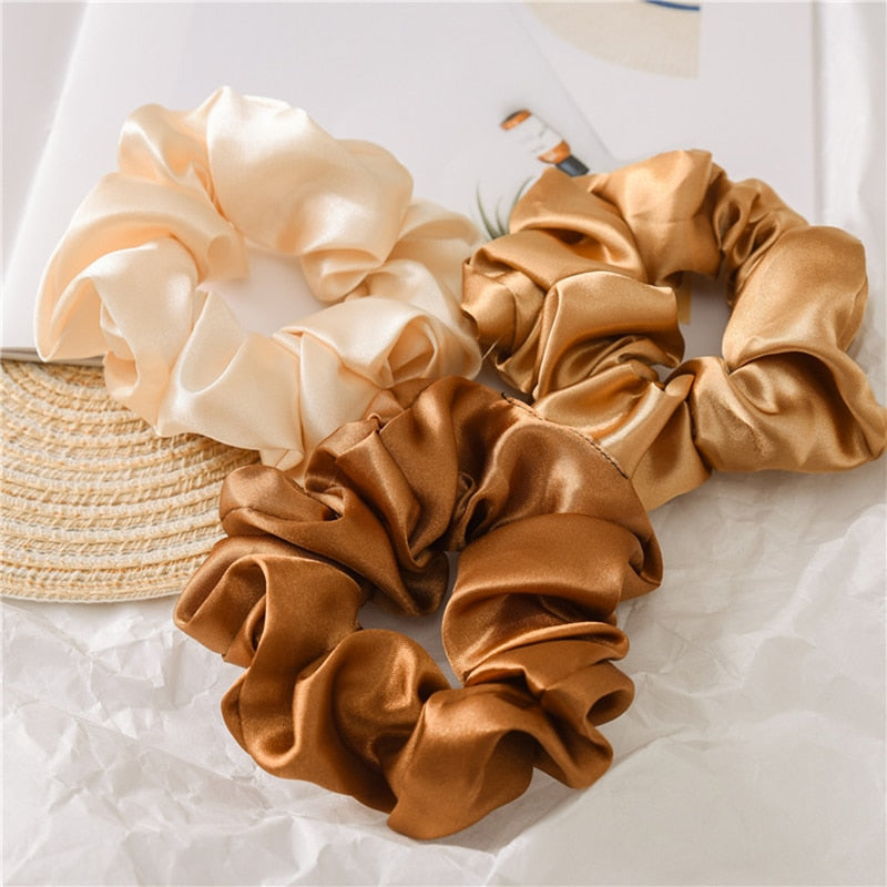 SCRUNCHIE EN SOIE FAIT A LA MAIN - BOSSOUASHOP