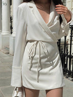 ROBE CHEMISE EN SATIN À COL EN V