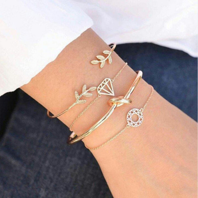 SET OF 4 CHAIN ​​BRACELETS WITH STONE BEADS 