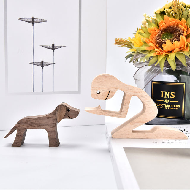 SCULPTURE DE CHIEN EN BOIS FAIT A LA MAIN