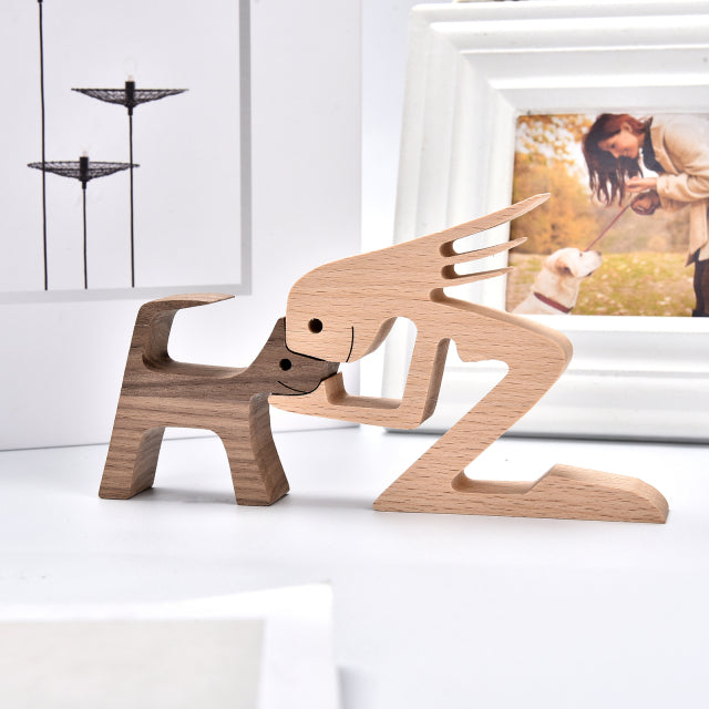 SCULPTURE DE CHIEN EN BOIS FAIT A LA MAIN