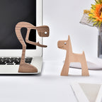 SCULPTURE DE CHIEN EN BOIS FAIT A LA MAIN