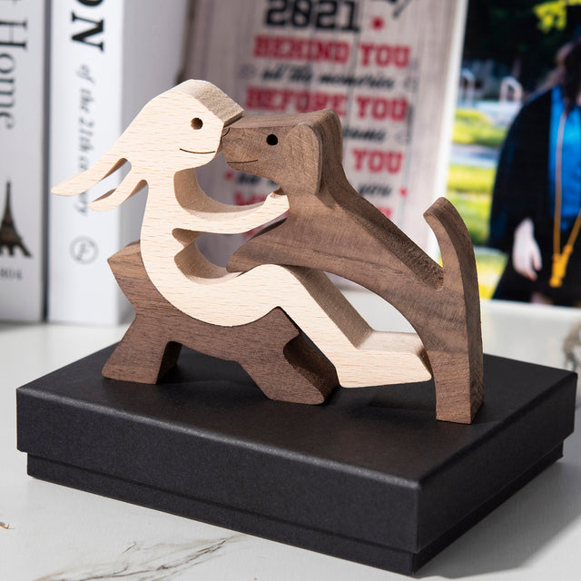 SCULPTURE DE CHIEN EN BOIS FAIT A LA MAIN