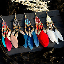 Charger l&#39;image dans la galerie, BOUCLES D&#39;OREILLES BOHEMIENNES EN PLUMES - BOSSOUASHOP

