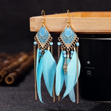 Charger l&#39;image dans la galerie, BOUCLES D&#39;OREILLES BOHEMIENNES EN PLUMES - BOSSOUASHOP
