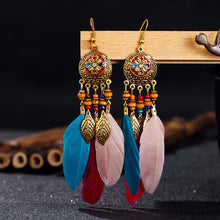 Charger l&#39;image dans la galerie, BOUCLES D&#39;OREILLES BOHEMIENNES EN PLUMES - BOSSOUASHOP
