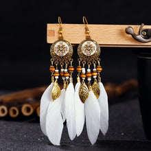 Charger l&#39;image dans la galerie, BOUCLES D&#39;OREILLES BOHEMIENNES EN PLUMES - BOSSOUASHOP
